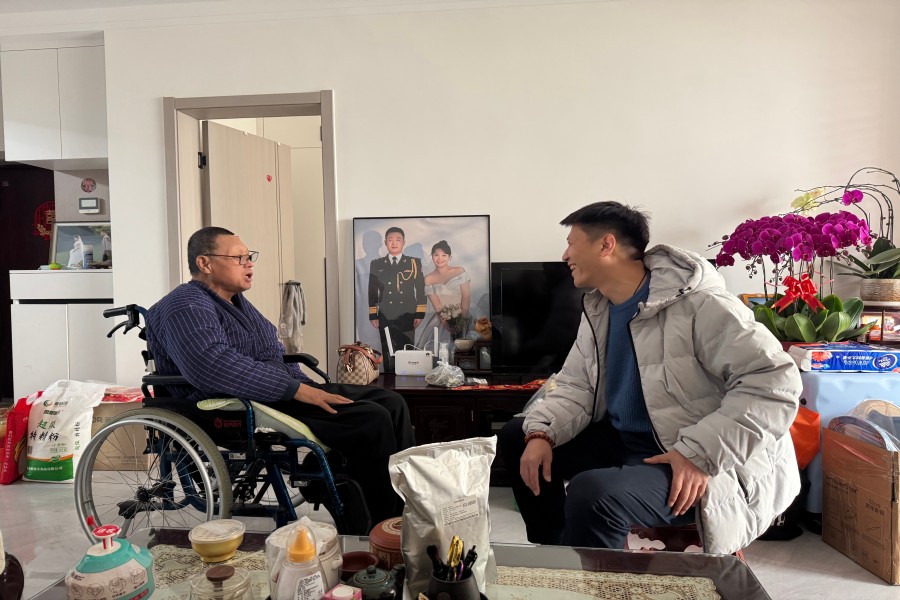 節(jié)前送溫暖 關(guān)懷暖人心——市政集團(tuán)黨總支聯(lián)合工會(huì)分會(huì)組織開(kāi)展春節(jié)前走訪慰問(wèn)困難黨員活動(dòng)